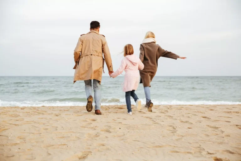 Warning over holiday scams on social media